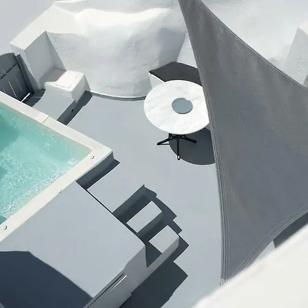 Santorini Oia Sea Cave Hotel
